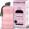 HYDRATE 2,2 Liter Sportfles - Duurzaam En Extra Sterk - BPA Vrij - Ideaal Voor: Sportschool, Dieet, Bodybuilding, Buitensport, Wandelen En Kantoor - Grote Waterfles (Mat Roze)