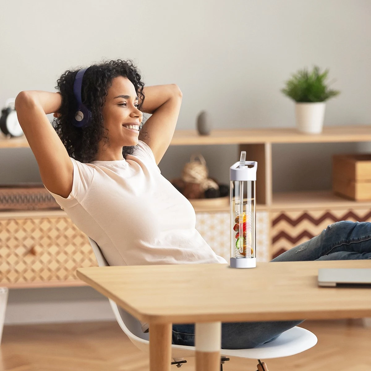 Waterfles Met Rietje - Fruit Filter - Tritan Drinkfles - Volwassenen - Wit - Kerstcadeau 6 Waterfles Met Rietje - Fruit Filter - Tritan Drinkfles - Volwassenen - Wit - Kerstcadeau - Afbeelding 6