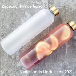 Aquachic - 1L Waterfles Met 2 Doppen En Tijdsmarkeringen - Lekvrij & Licht - Duurzaam - Nederlands Merk - Drink Fles / Bidon- Wit 1 Liter -Drinken Goedkope Winkel 1200x1200 563