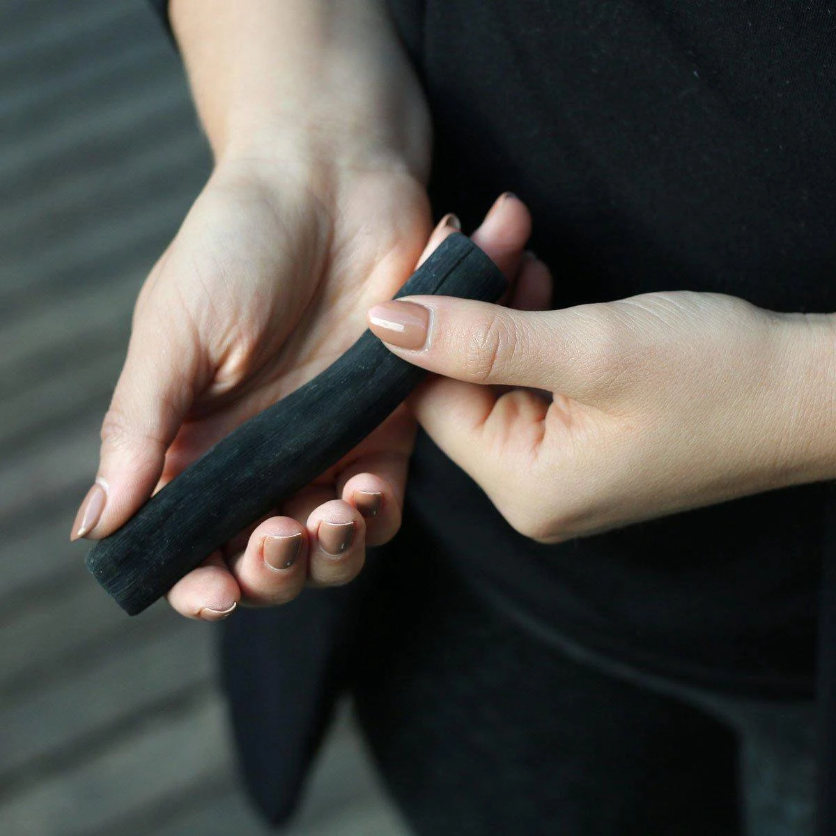 Black + Blum Binchotan Active Charcoal For Eau Good Water Bottles 4-pack 7 Black + Blum Binchotan Active Charcoal For Eau Good Water Bottles 4-pack - Afbeelding 7