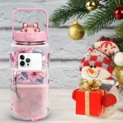 WaterBuddy Waterfles 2 Liter - Waterfles Met Rietje - Grote Waterfles - Sportbidon - Twee Liter Waterfles - Sportfles - Sportfles Fitness - Bottle 2 Liter- Drinkfles - Schenkfles - Roze Transparant - Waterflessen- Waterfles 2 Liter Met Tijdmarkering -Drinken Goedkope Winkel 1200x1200 754