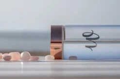 Queen Of Water- Luxe Glazen Waterfles -Rozenkwarts - Waterfles Edelstenen -Kristallen - Rosé Goud - Zacht Water -Drinken Goedkope Winkel 1200x799 16